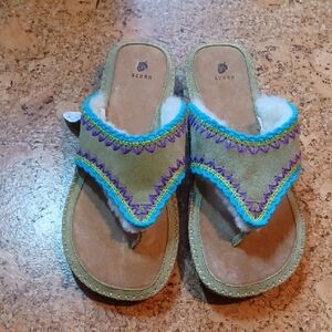 Acorn Women's Genuine Sheepskin Multicolor Sandals Size 9 NWOT